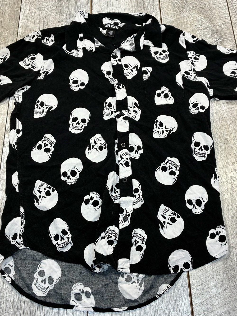 Large Skull Woven Button-Up from Hot Topic
Unisex